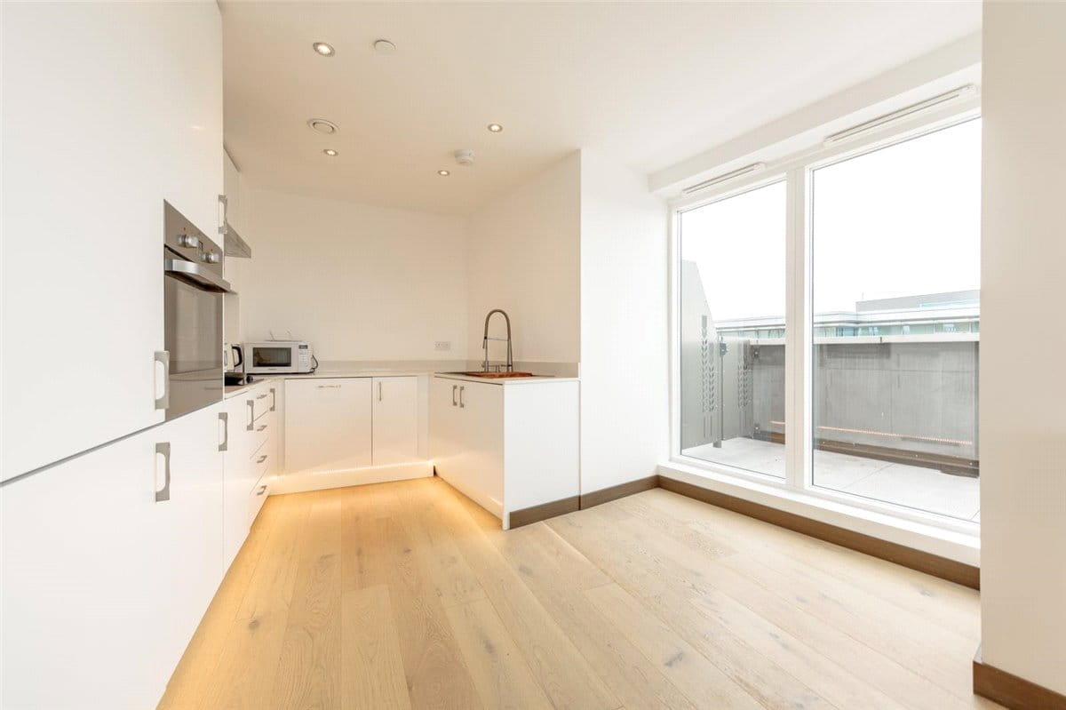 2 bedroom flat, 4 Station Square, Cambridge CB1 - Sold
