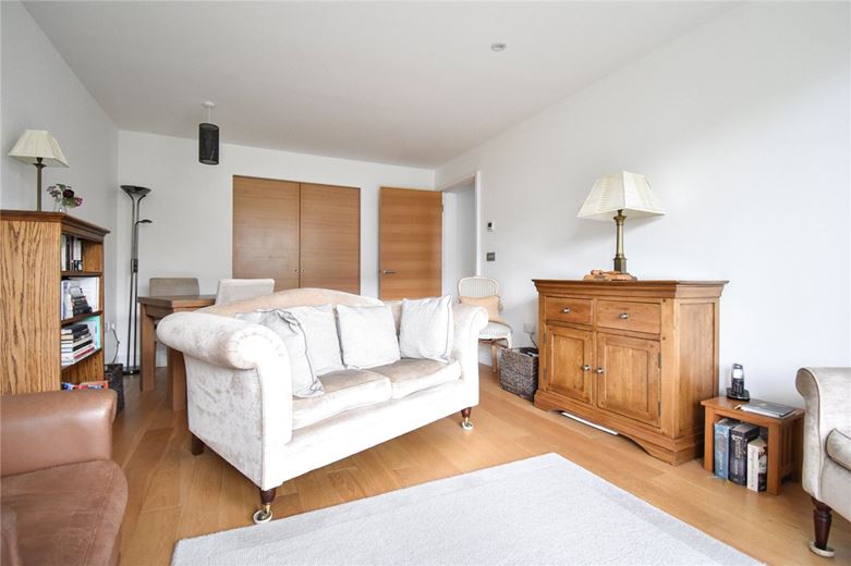 2 bedroom flat, Kingsley Walk, Cambridge CB5 - Sold