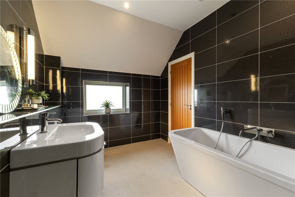 4 bedroom house, Mill Road, Over CB24 - Available