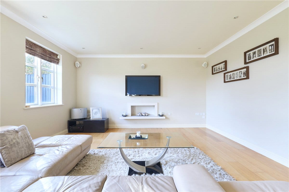 4 bedroom house, Mill Reef, Newmarket CB8 - Available