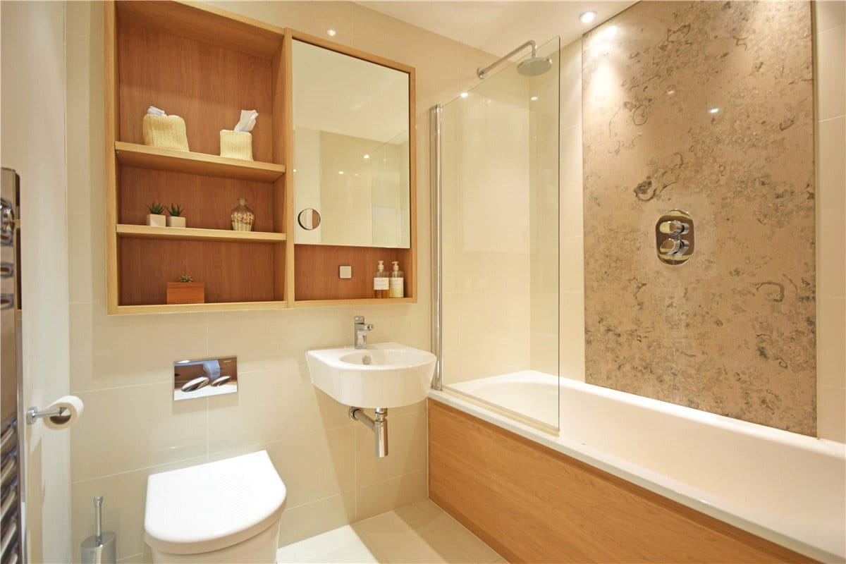 2 bedroom flat, Newton Court, Kingsley Walk CB5 - Available