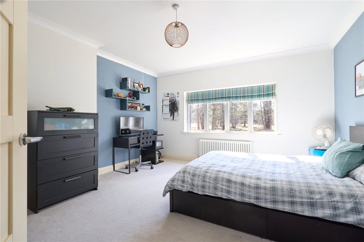 5 bedroom house, Centre Drive, Newmarket CB8 - Sold STC