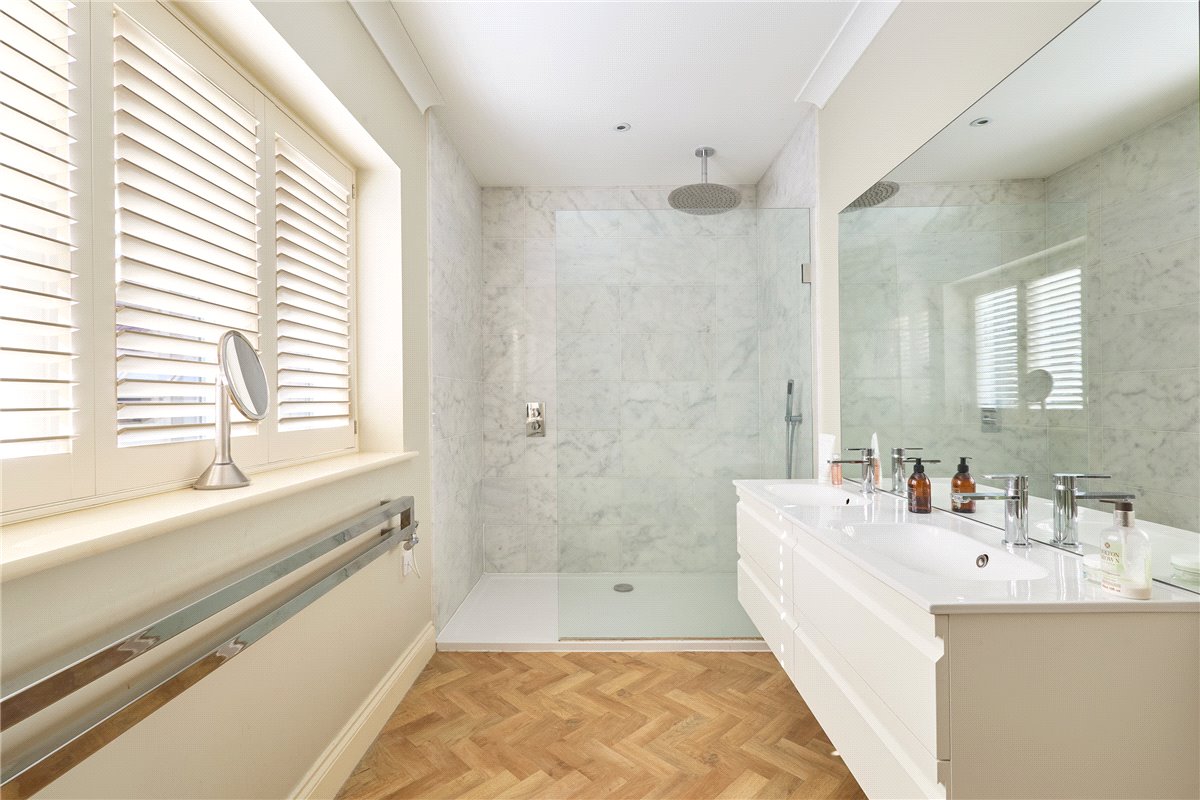 5 bedroom house, Centre Drive, Newmarket CB8 - Sold STC