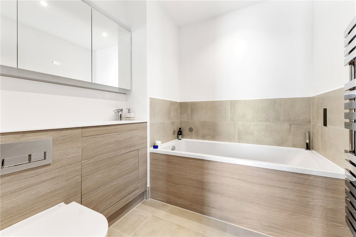 2 bedroom flat, Station Square, Cambridge CB1 - Sold