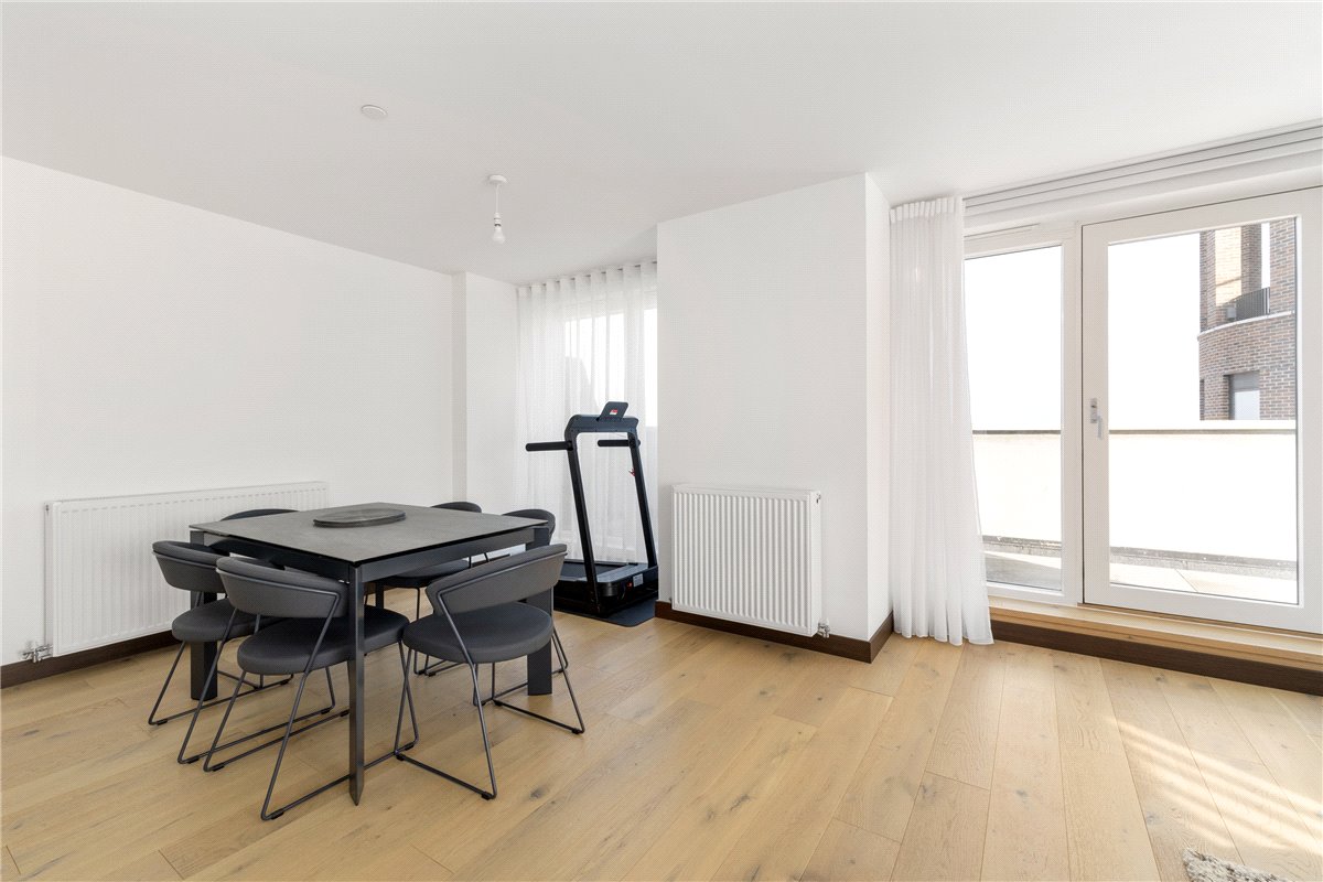 2 bedroom flat, Station Square, Cambridge CB1 - Sold