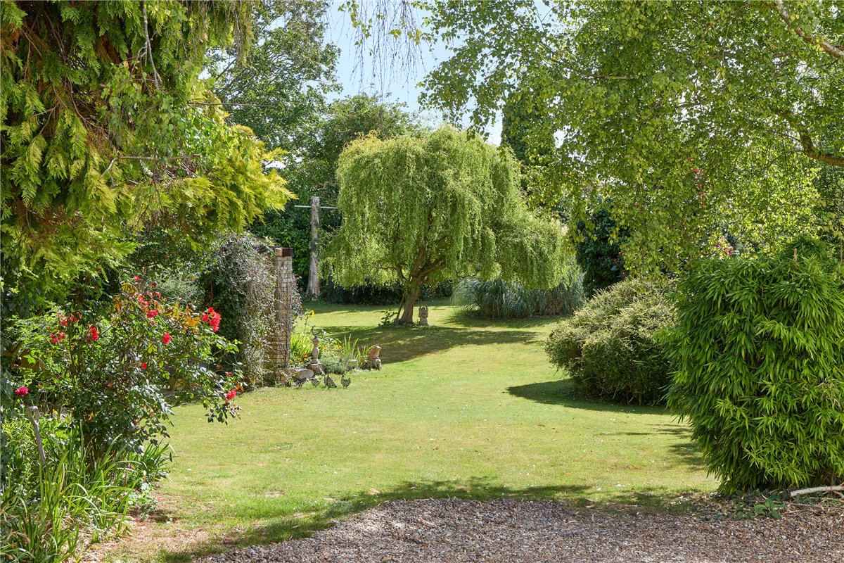 5 bedroom house, High Street, Melbourn SG8 - Available