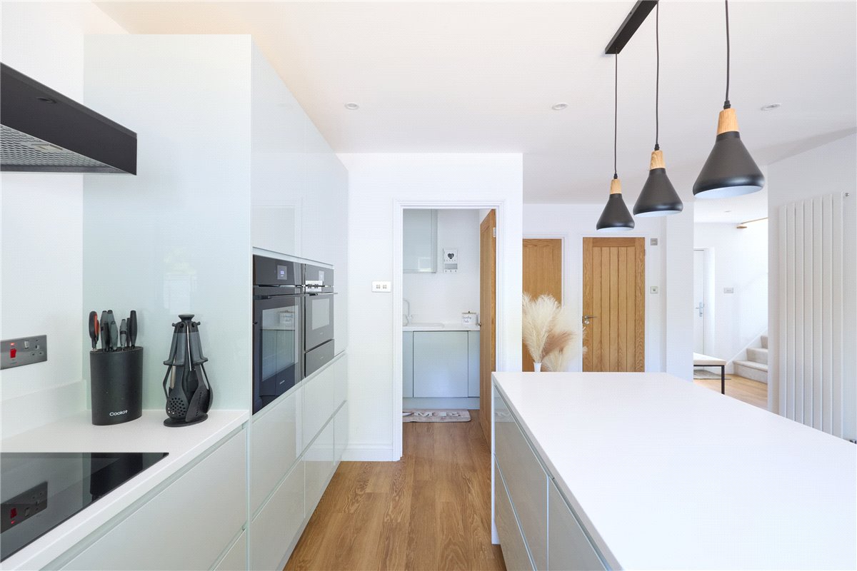 4 bedroom house, Newmarket Road, Kennett CB8 - Sold