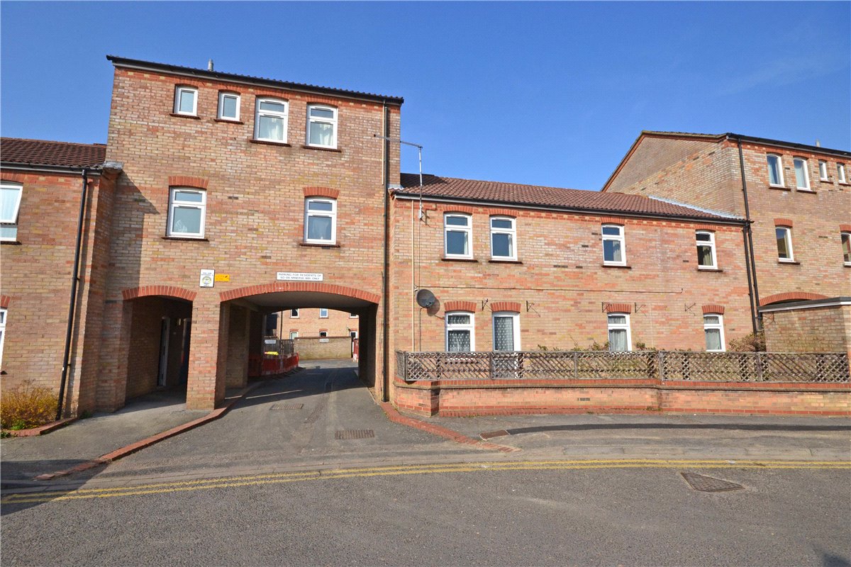 2 bedroom flat, Minerva Way, Cambridge CB4 - Available