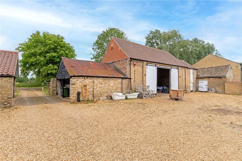 4 bedroom house, Hilton Road, Fenstanton PE28 - Available