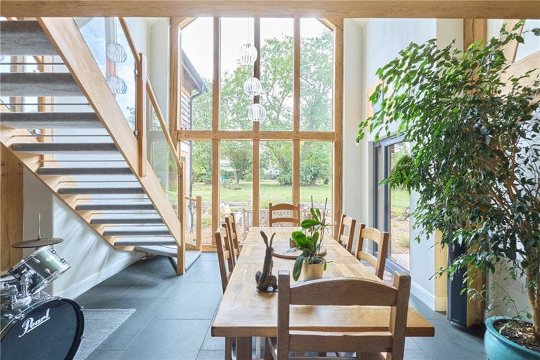 4 bedroom house, Ermine Street, Caxton CB23 - Available