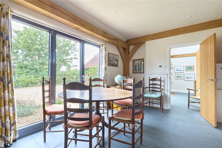 4 bedroom house, Ermine Street, Caxton CB23 - Available