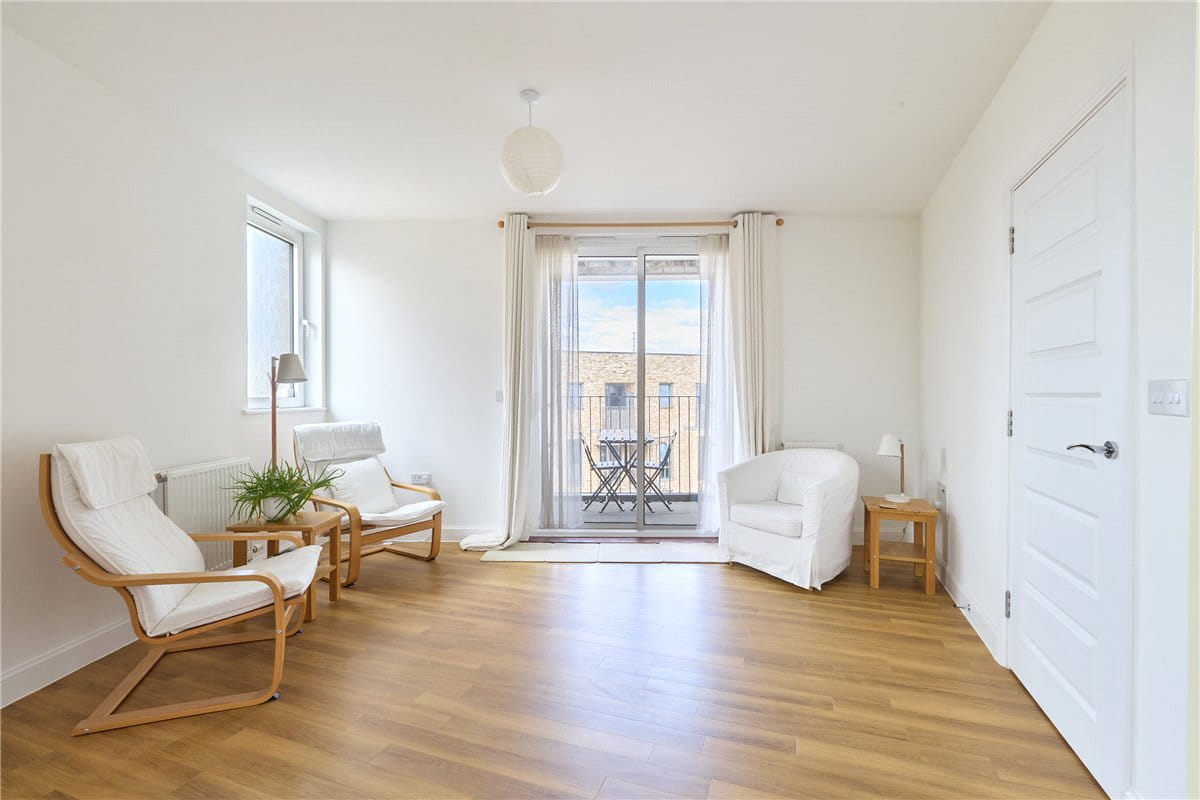 2 bedroom flat, Osprey Drive, Trumpington CB2 - Available