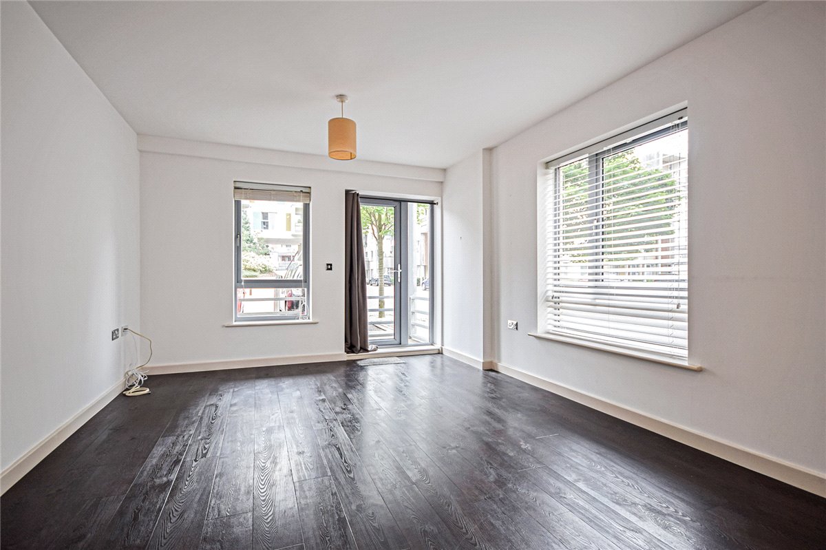 2 bedroom flat, Glenalmond Avenue, Cambridge CB2 - Available