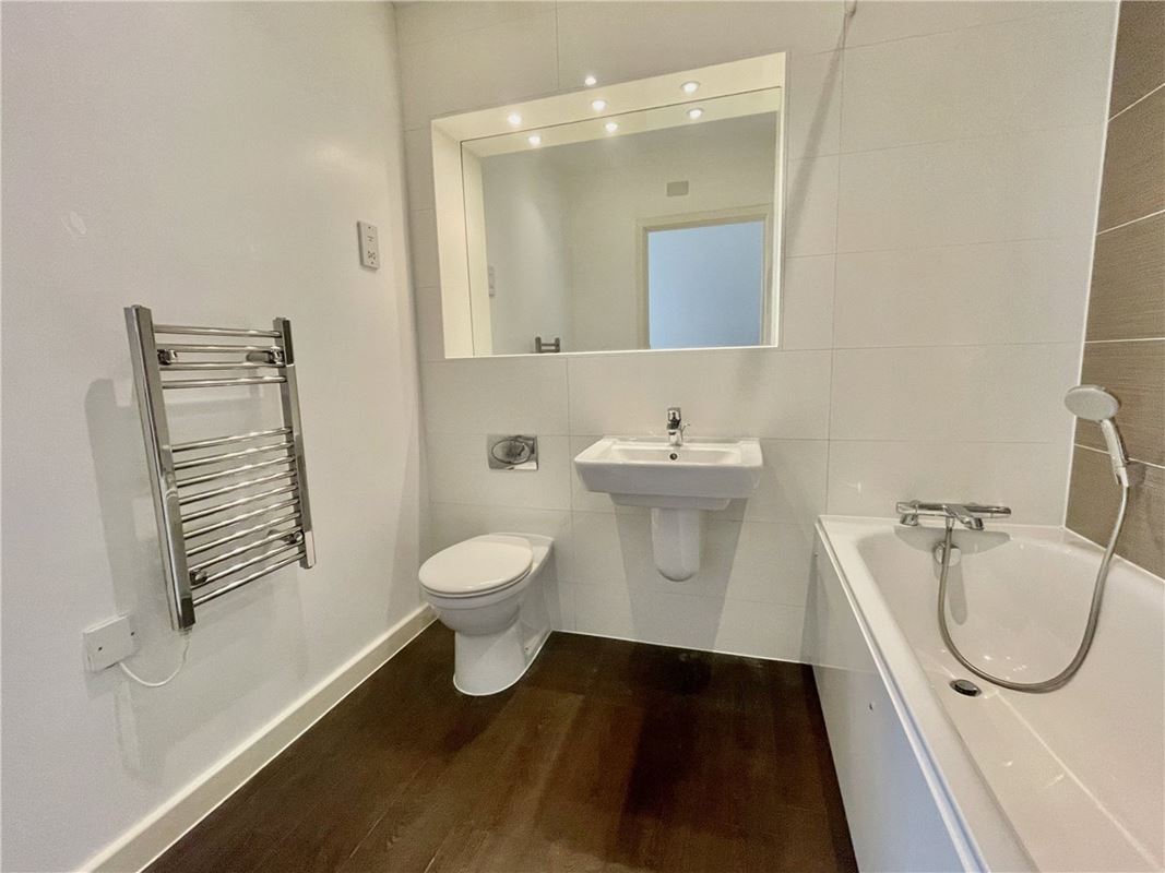 2 bedroom flat, Glenalmond Avenue, Cambridge CB2 - Available