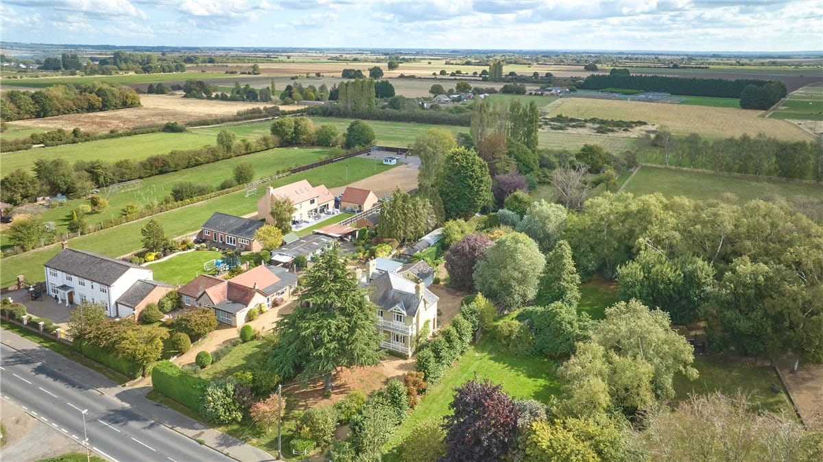 6 bedroom house, Station Road, Longstanton CB24 - Available