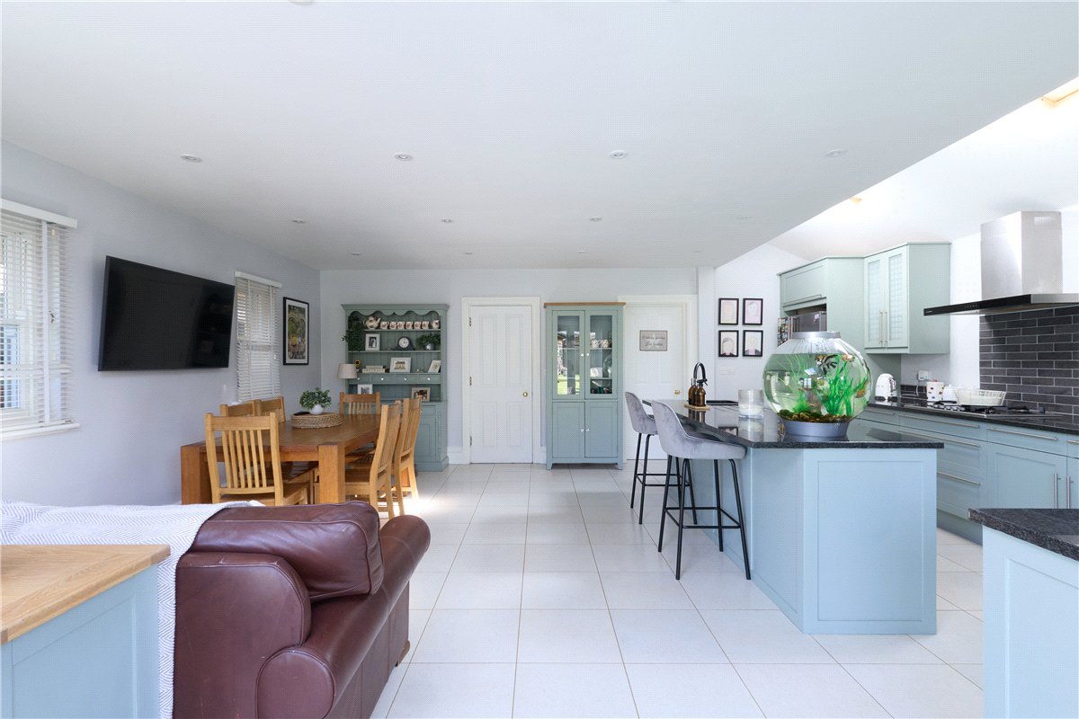 5 bedroom house, Water Lane, Oakington CB24 - Available