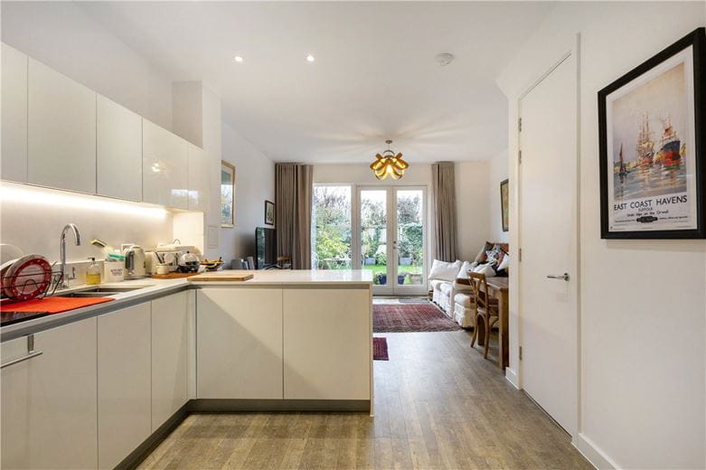 4 bedroom house, Windmill Drive, Trumpington CB2 - Available