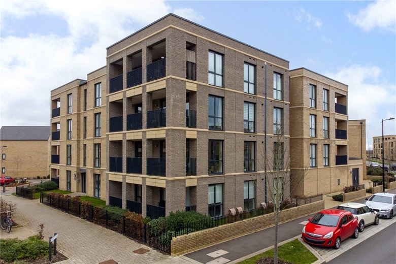 2 bedroom flat, Osprey Drive, Trumpington CB2 - Available