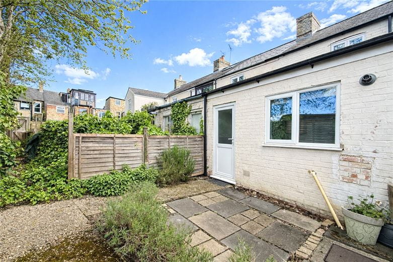 2 bedroom house, Rivar Place, Sleaford Street CB1 - Available