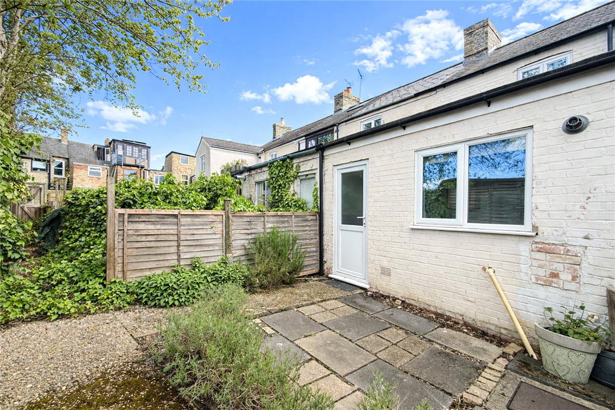 2 bedroom house, Rivar Place, Sleaford Street CB1 - Available