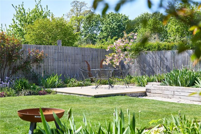 3 bedroom house, Larkfield, Great Abington CB21 - Available