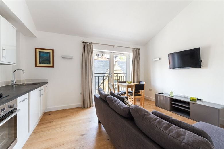 1 bedroom flat, Union Road, Cambridge CB2 - Sold STC