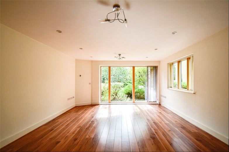 3 bedroom flat, Wessex Court, 21 Queen Ediths Way CB1 - Available