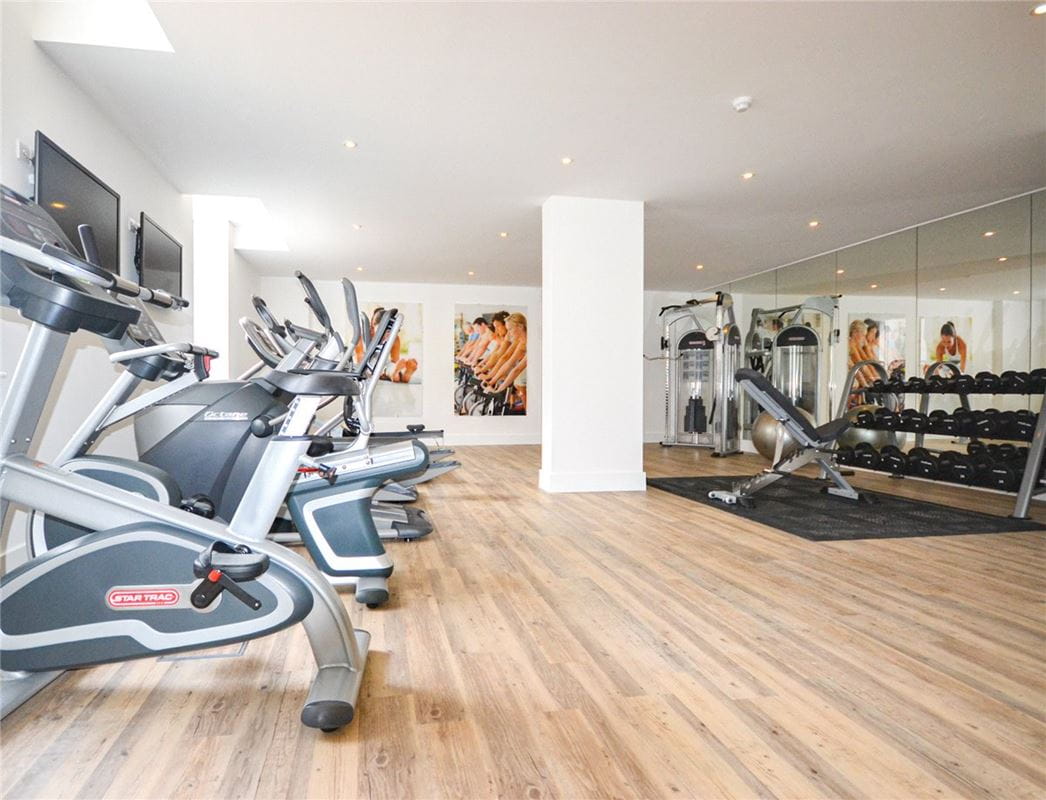 2 bedroom flat, Newton Court, Kingsley Walk CB5 - Let Agreed