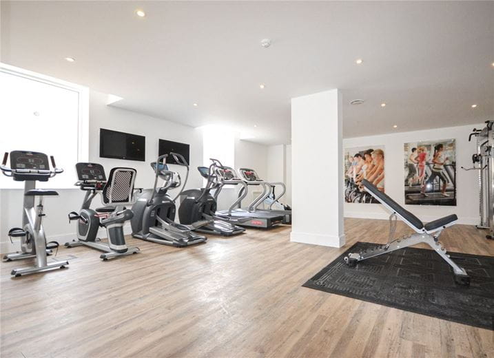 2 bedroom flat, Newton Court, Kingsley Walk CB5 - Let Agreed