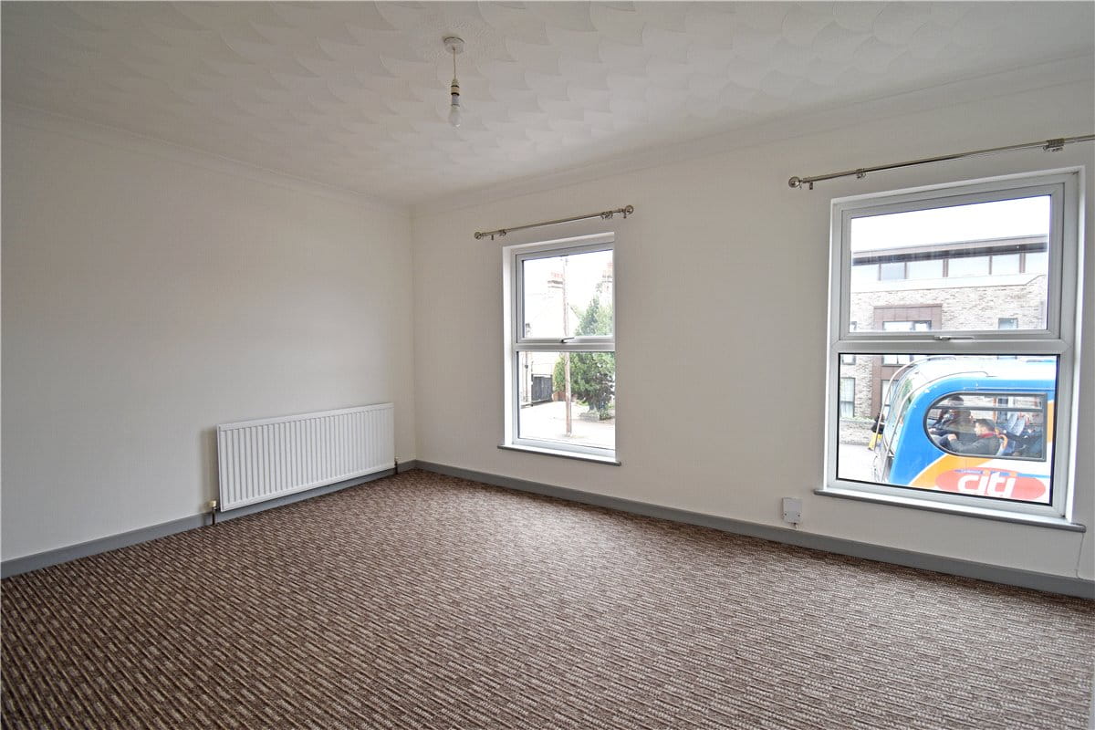 2 bedroom flat, Milton Road, Cambridge CB4 - Let Agreed