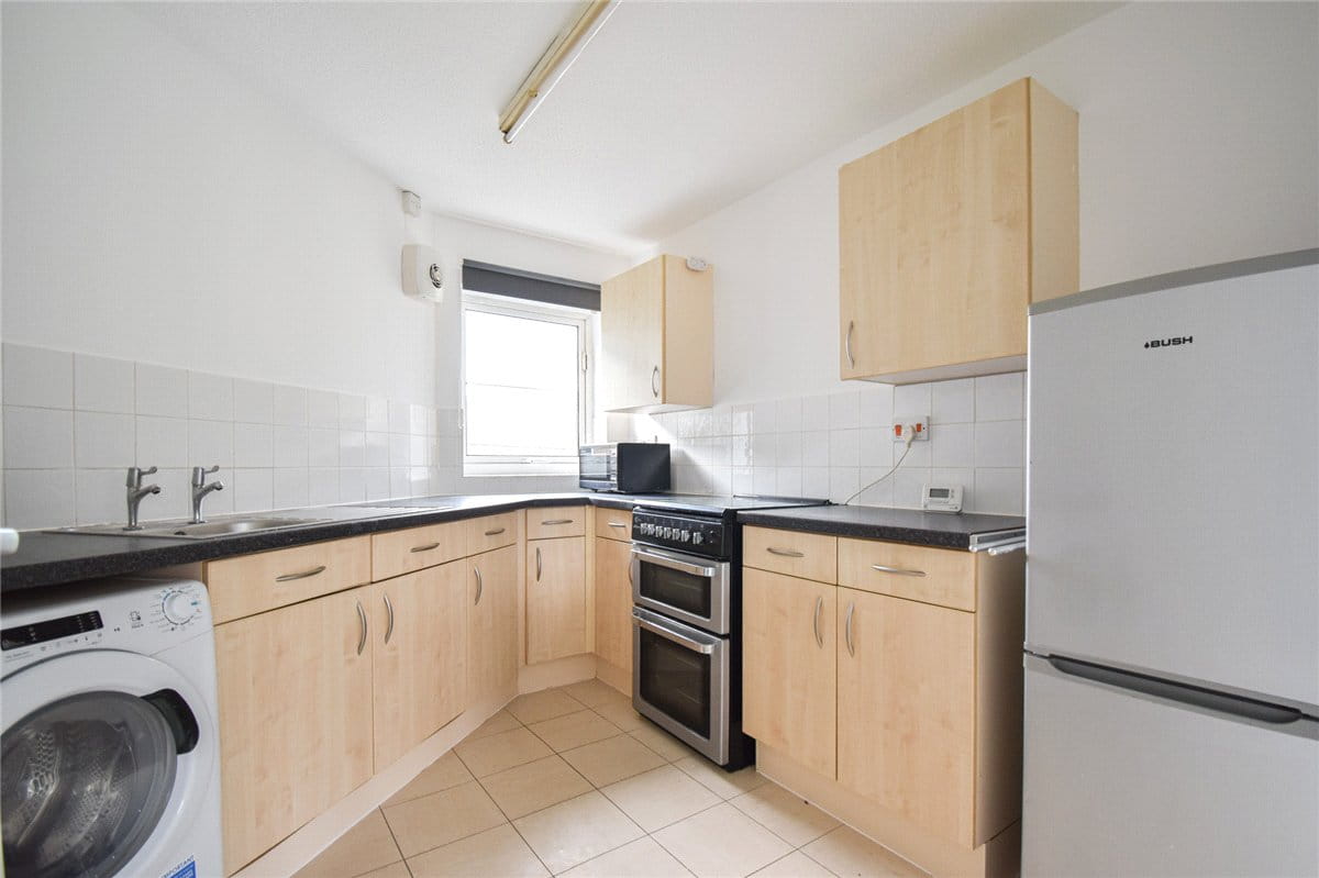 2 bedroom flat, Francis Darwin Court, Cambridge CB4 - Let Agreed
