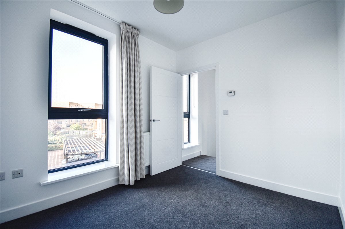 3 bedroom house, Whittle Avenue, Trumpington CB2