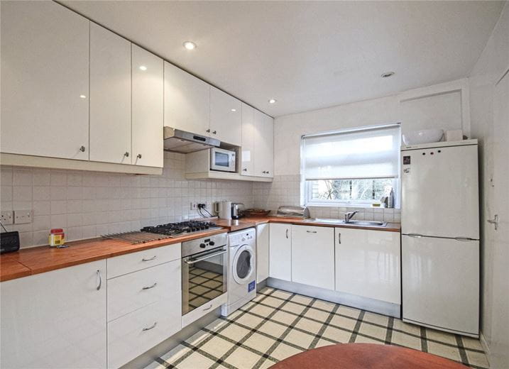3 bedroom house, Westland Terrace, North Street CB4