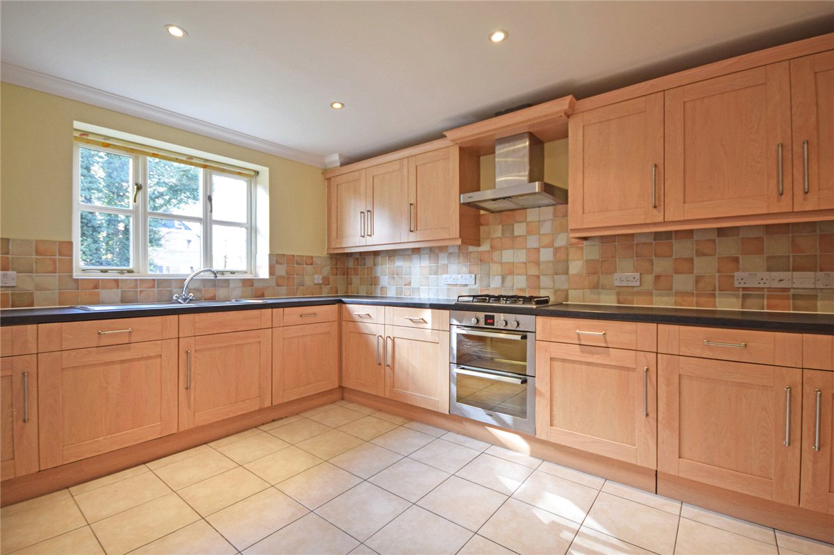 3 bedroom house, Forge End, Oakington CB24 - Available