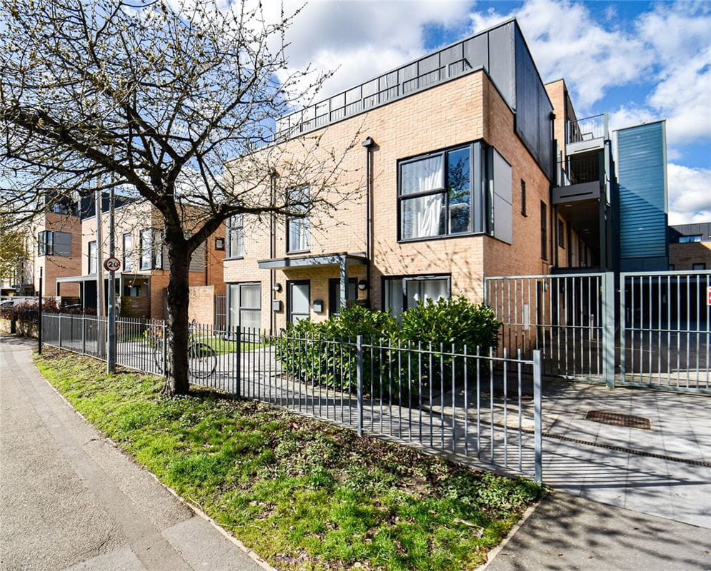 2 bedroom flat, Flamsteed Close, Cambridge CB1 - Available