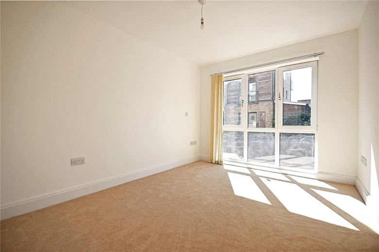 2 bedroom flat, Scholars Walk, Cambridge CB4