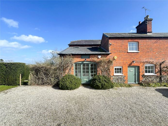 3 bedroom cottage, Place Farm, Off Upend Road CB8