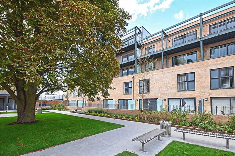 2 bedroom flat, Flamsteed Close, Cambridge CB1
