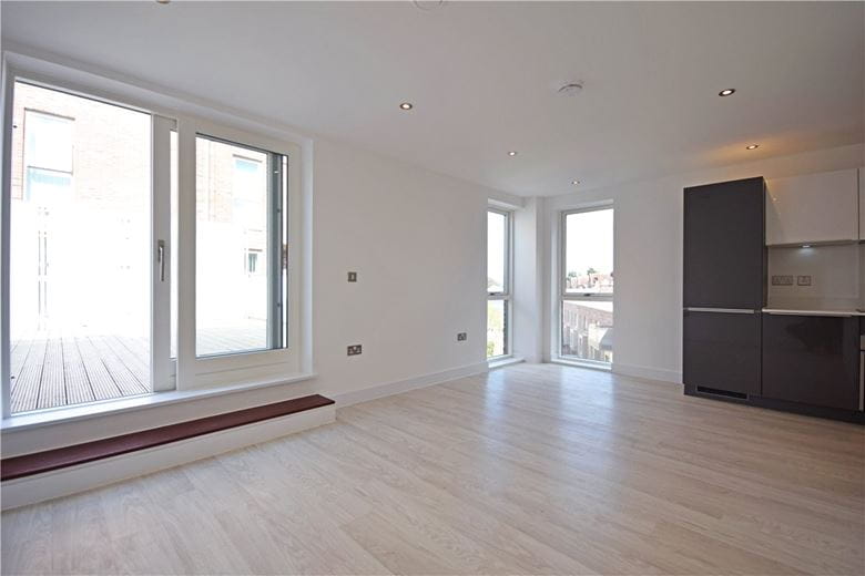 1 bedroom flat, Scholars Court, Homerton Gardens CB2 - Available