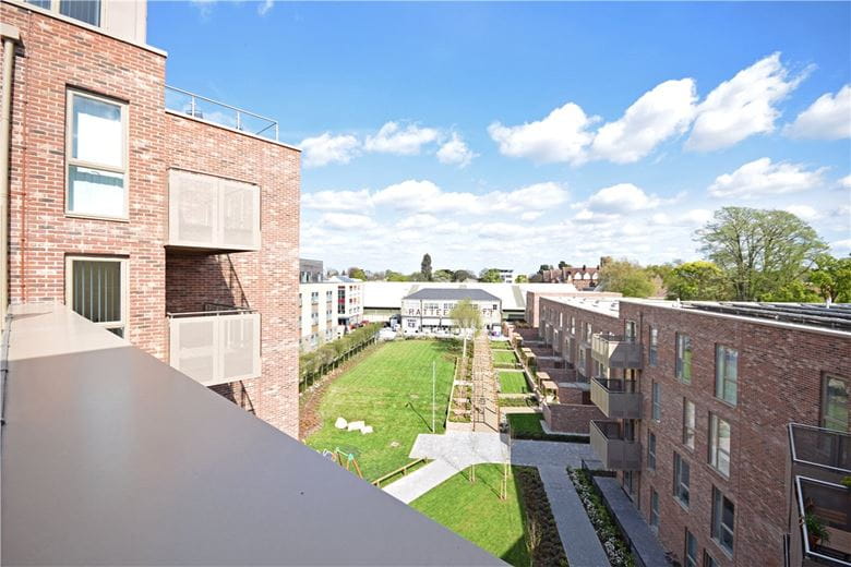 1 bedroom flat, Scholars Court, Homerton Gardens CB2 - Available