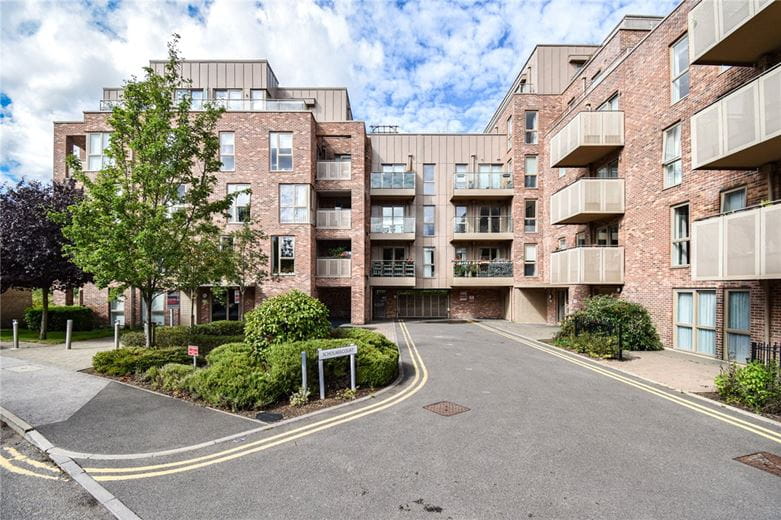 1 bedroom flat, Scholars Court, Harrison Drive CB2