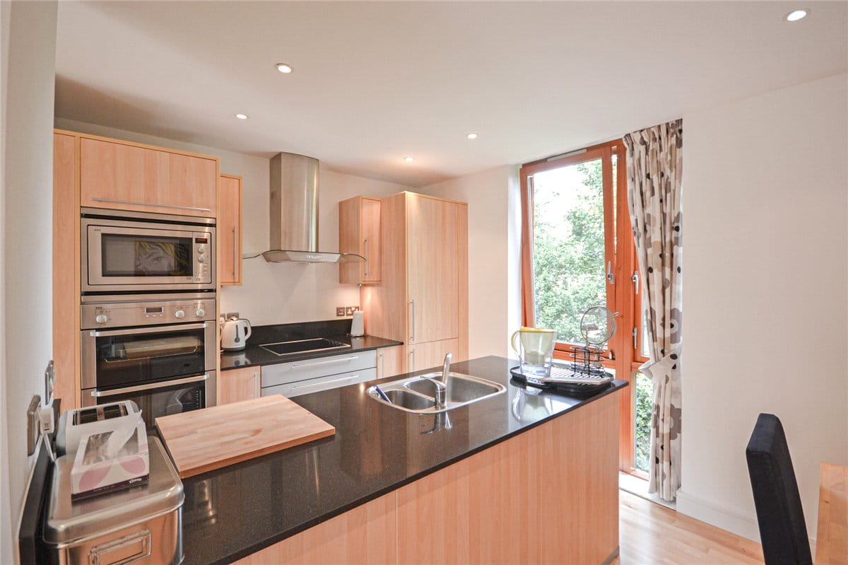 2 bedroom flat, Meadowcroft, Cambridge CB4 - Let Agreed