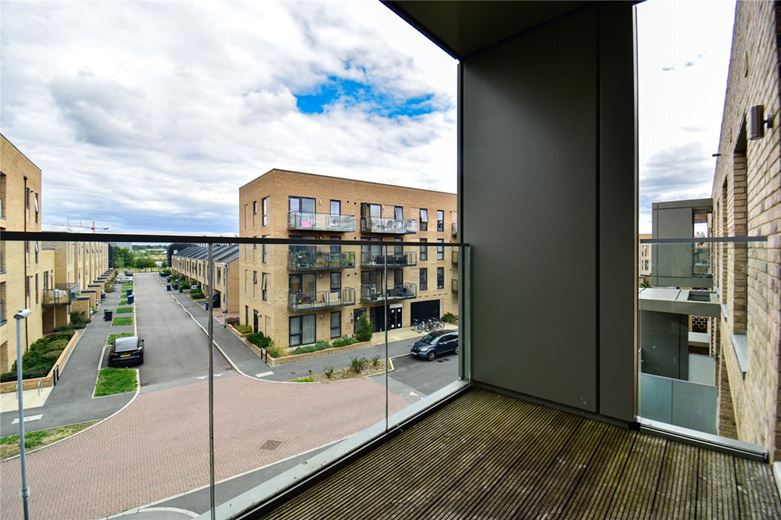 2 bedroom flat, Whittle Avenue, Trumpington CB2 - Let Agreed