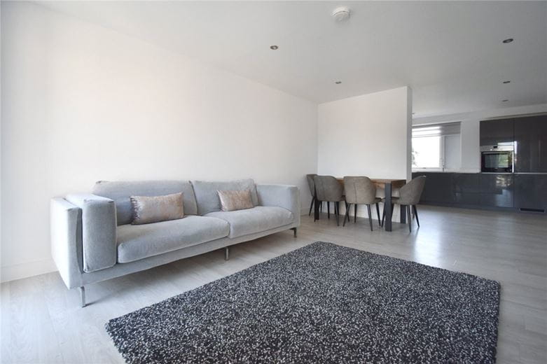 3 bedroom flat, Scholars Court, Harrison Drive CB2 - Let Agreed
