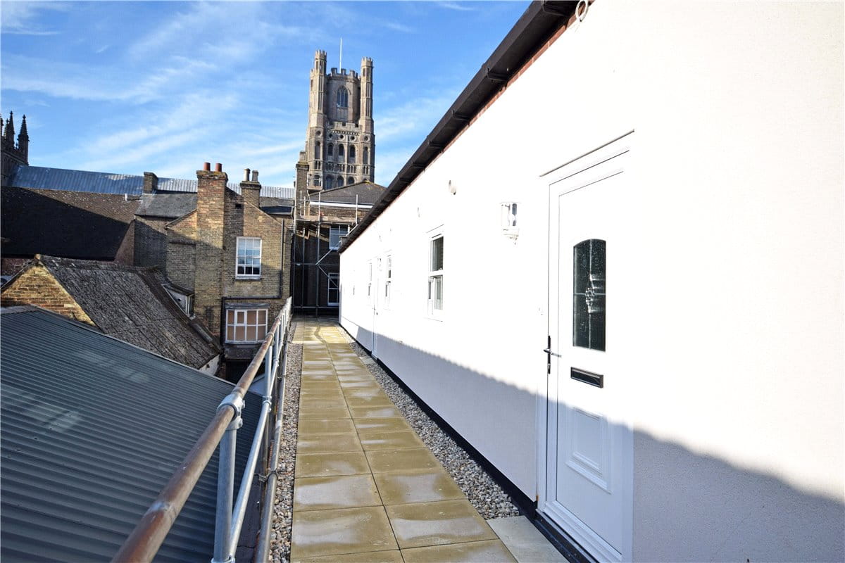 1 bedroom flat, The Courtyard, 49 Market Street CB7