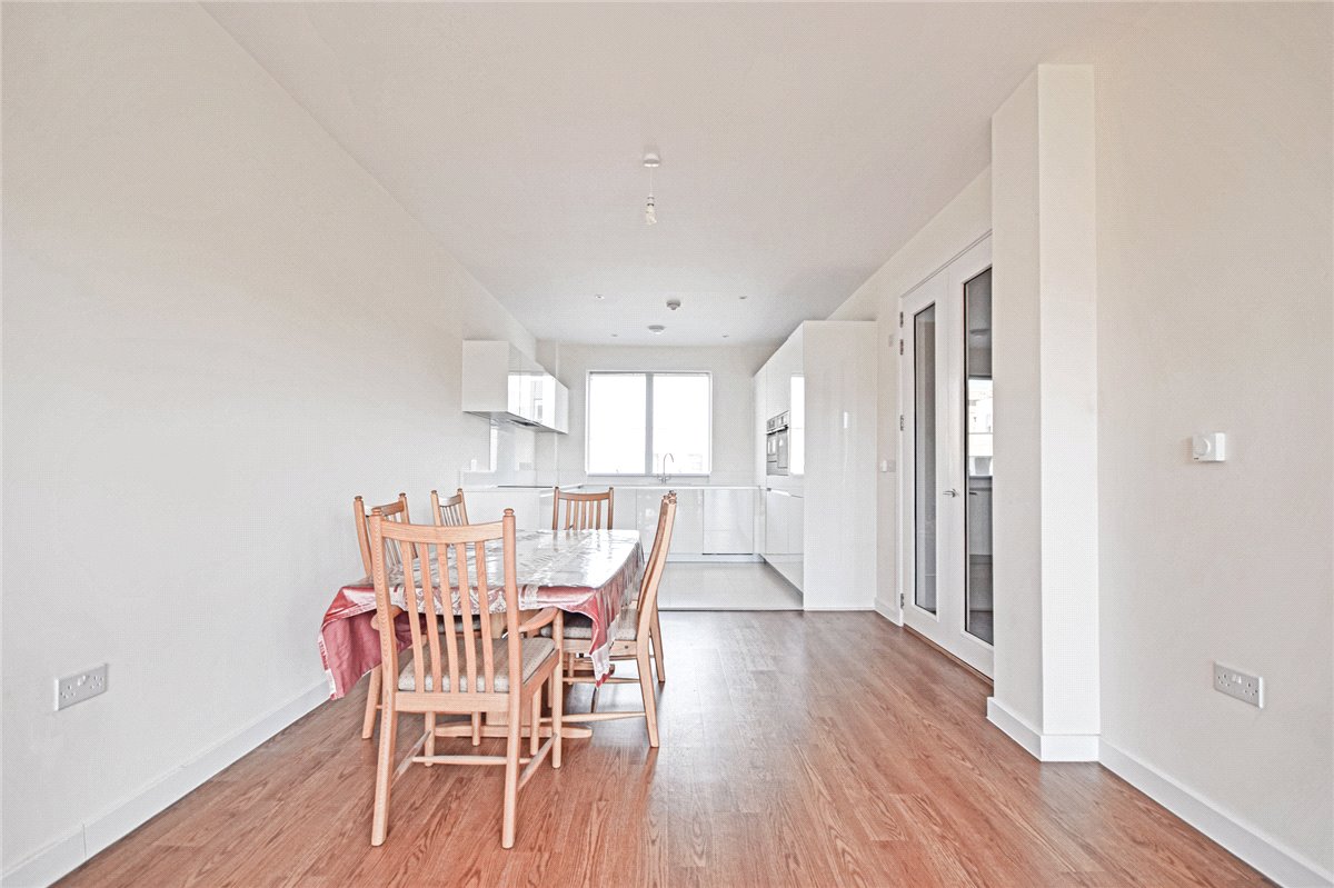 3 bedroom house, Whitelocks Drive, Trumpington CB2