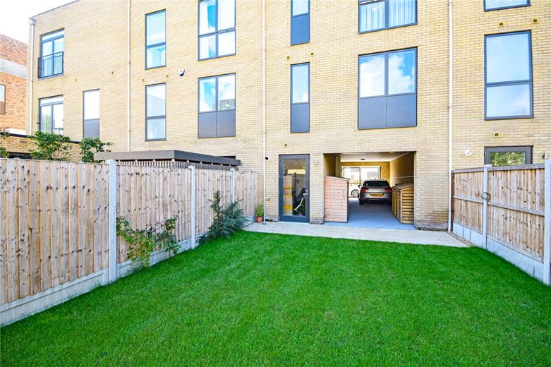 3 bedroom house, Whitelocks Drive, Trumpington CB2