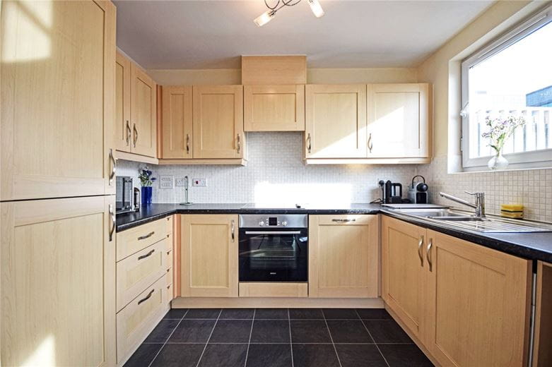 2 bedroom flat, Warren Close, Cambridge CB2