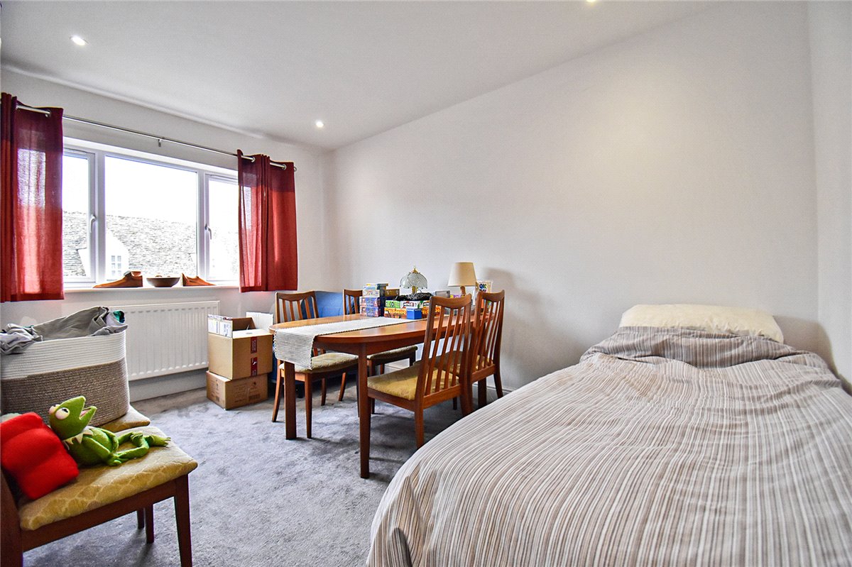 2 bedroom flat, The Pantiles, West Fen Road CB6 - Let Agreed