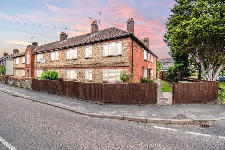 2 bedroom flat, The Pantiles, West Fen Road CB6 - Let Agreed